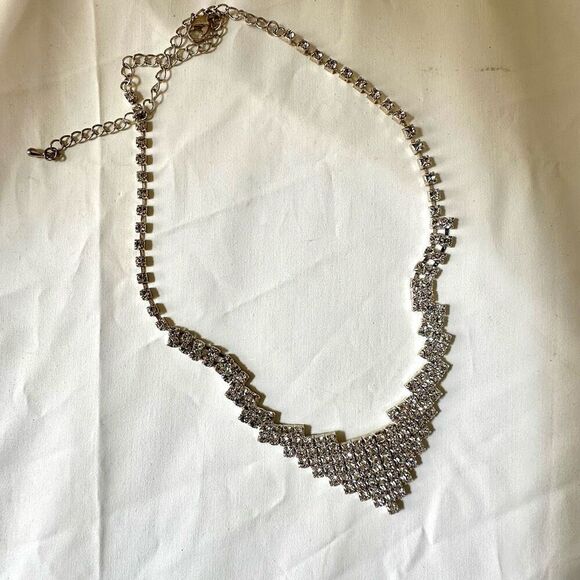 Rhinestone statement necklace - Picture 7 of 9